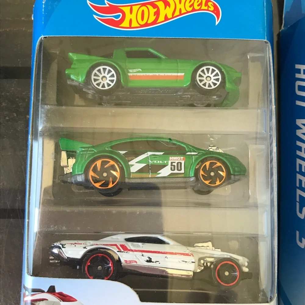 3 Pack Hot Wheels Lot of 2 (C)